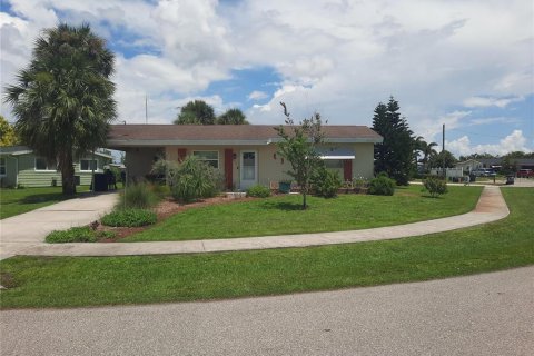 House in North Port, Florida 2 bedrooms, 87.79 sq.m. № 2318953