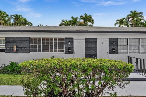 Propiedad comercial en venta en Miami Beach, Florida, 228.91 m2 № 1939874 - foto 15
