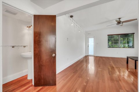 Купить кондоминиум в Майами-Бич, Флорида 2 спальни, 95.22м2, № 1985968 - фото 22