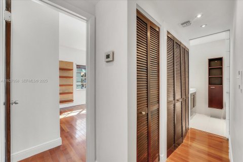 Купить кондоминиум в Майами-Бич, Флорида 2 спальни, 95.22м2, № 1985968 - фото 19