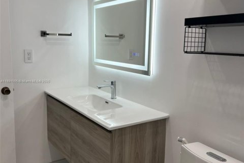 Touwnhouse à louer à Miami, Floride: 3 chambres, 132.85 m2 № 1944392 - photo 5