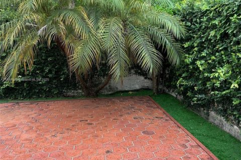 Touwnhouse à louer à Miami, Floride: 3 chambres, 132.85 m2 № 1944392 - photo 13