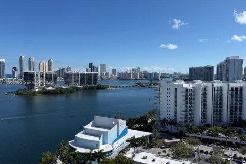 Кондоминиум с 3 спальнями в Авентура, Флорида № 2020123