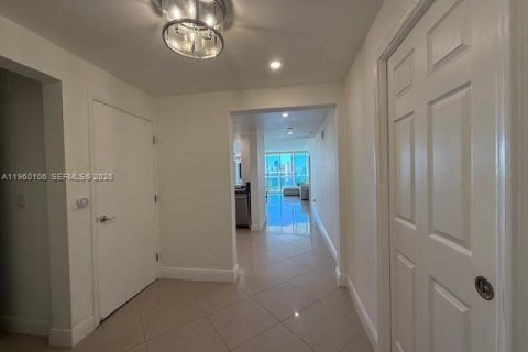 Condominio en venta en Aventura, Florida, 3 dormitorios, 171.78 m2 № 2020123 - foto 22