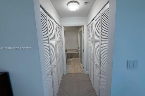 Condominio en venta en Aventura, Florida, 3 dormitorios, 171.78 m2 № 2020123 - foto 15