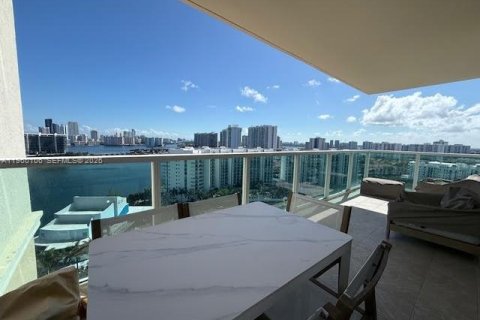Condominio en venta en Aventura, Florida, 3 dormitorios, 171.78 m2 № 2020123 - foto 2
