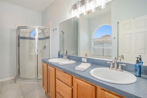 House in Bradenton, Florida 3 bedrooms, 156.54 sq.m. № 1793462 - photo 11