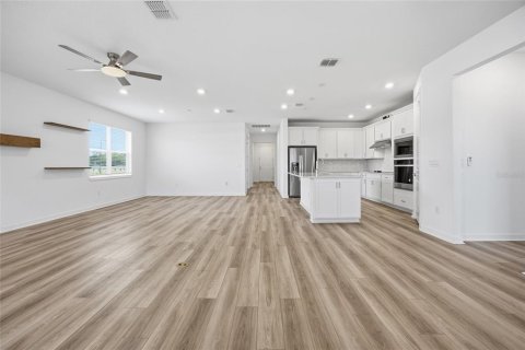 House in Ocala, Florida 3 bedrooms, 211.72 sq.m. № 2106616 - photo 8