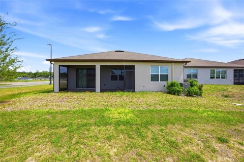 House in Ocala, Florida 3 bedrooms, 211.72 sq.m. № 2106616 - photo 27
