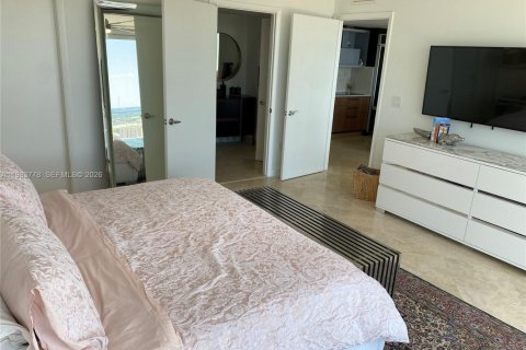 Снять в аренду кондоминиум в Халландейл-Бич, Флорида 1 спальня, 80.92м2, № 2049486 - фото 3