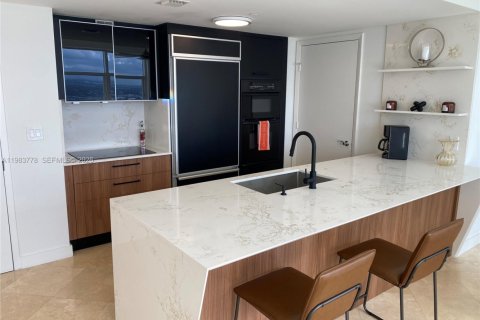 Снять в аренду кондоминиум в Халландейл-Бич, Флорида 1 спальня, 80.92м2, № 2049486 - фото 9