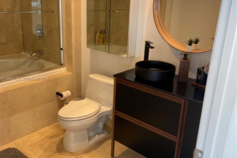 Снять в аренду кондоминиум в Халландейл-Бич, Флорида 1 спальня, 80.92м2, № 2049486 - фото 6