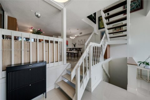 Touwnhouse à vendre à Fort Lauderdale, Floride: 2 chambres, 167.78 m2 № 2040802 - photo 5