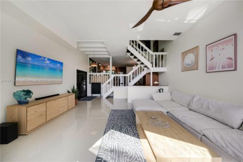 Touwnhouse à vendre à Fort Lauderdale, Floride: 2 chambres, 167.78 m2 № 2040802 - photo 4