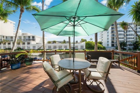 Touwnhouse à vendre à Fort Lauderdale, Floride: 2 chambres, 167.78 m2 № 2040802 - photo 23