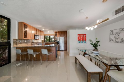 Touwnhouse à vendre à Fort Lauderdale, Floride: 2 chambres, 167.78 m2 № 2040802 - photo 6