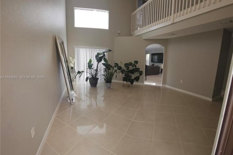 House in Miramar, Florida 4 bedrooms, 231.42 sq.m. № 2000560 - photo 14