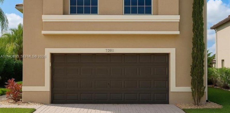 House in Miramar, Florida 4 bedrooms, 231.42 sq.m. № 2000560