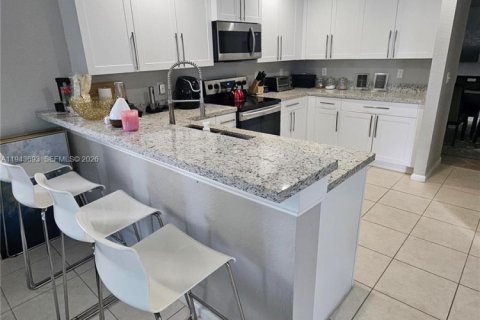 House in Miramar, Florida 4 bedrooms, 231.42 sq.m. № 2000560 - photo 13