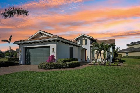 House in Bradenton, Florida 3 bedrooms, 212.56 sq.m. № 1553619 - photo 2