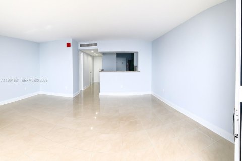 Купить кондоминиум в Норт-Бей-Виллидж, Флорида 53.6м2, № 2090894 - фото 9
