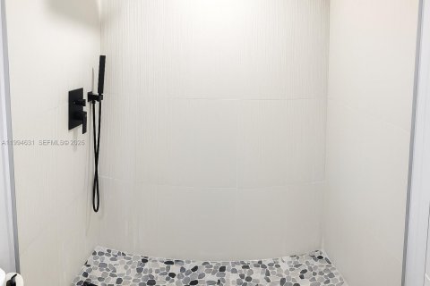 Купить кондоминиум в Норт-Бей-Виллидж, Флорида 53.6м2, № 2090894 - фото 23