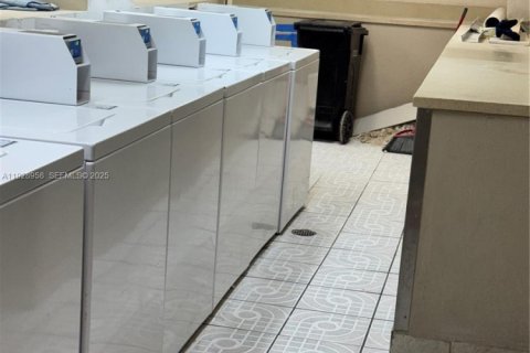 Снять в аренду кондоминиум в Норт-Майами, Флорида 1 спальня, 62.52м2, № 1987879 - фото 15