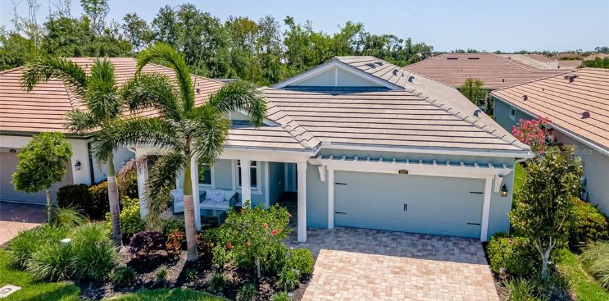 House in Sarasota, Florida 3 bedrooms, 213.49 sq.m. № 1638236