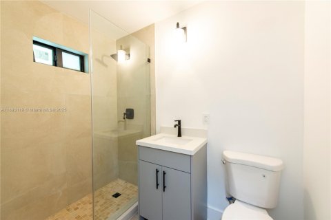 Villa ou maison à louer à Miami, Floride: 2 chambres, 70.23 m2 № 1946755 - photo 8