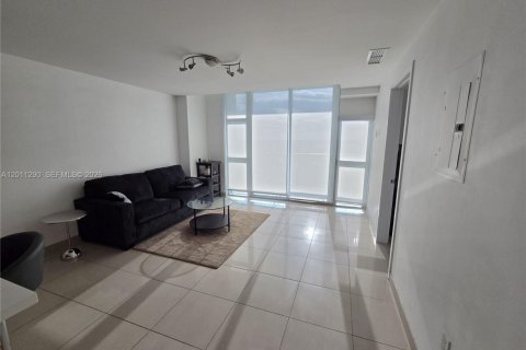 Condominio en venta en Miami, Florida, 1 dormitorio, 70.7 m2 № 2075159 - foto 8