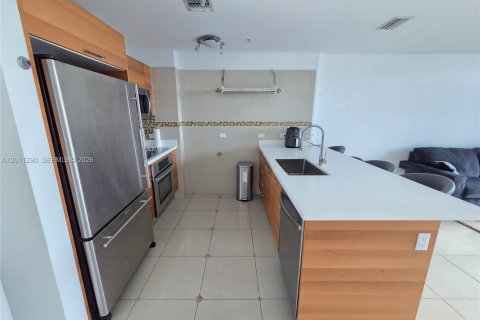 Condominio en venta en Miami, Florida, 1 dormitorio, 70.7 m2 № 2075159 - foto 4
