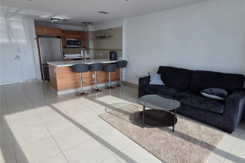 Condominio en venta en Miami, Florida, 1 dormitorio, 70.7 m2 № 2075159 - foto 6