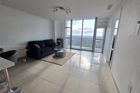 Condominio en venta en Miami, Florida, 1 dormitorio, 70.7 m2 № 2075159 - foto 9