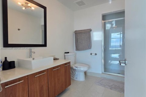 Condominio en venta en Miami, Florida, 1 dormitorio, 70.7 m2 № 2075159 - foto 12