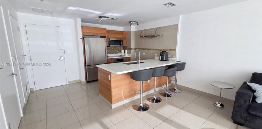 Condominio en Miami, Florida, 1 dormitorio № 2075159