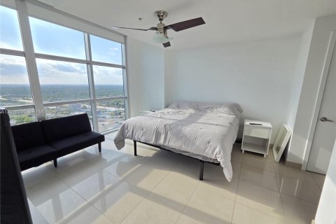 Condominio en venta en Miami, Florida, 1 dormitorio, 70.7 m2 № 2075159 - foto 11