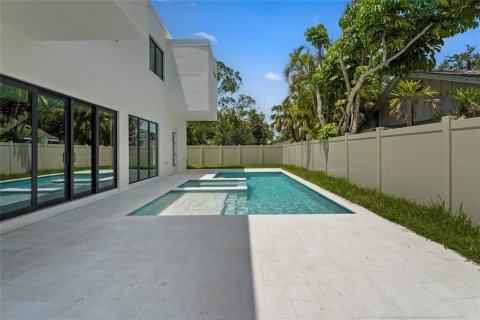 House in Sarasota, Florida 4 bedrooms, 327.29 sq.m. № 2202513 - photo 14