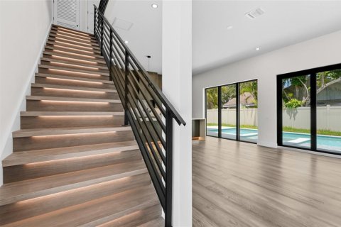 House in Sarasota, Florida 4 bedrooms, 327.29 sq.m. № 2202513 - photo 8