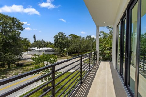 House in Sarasota, Florida 4 bedrooms, 327.29 sq.m. № 2202513 - photo 10
