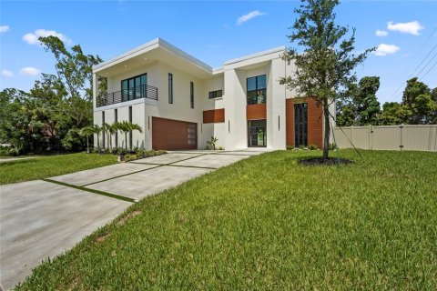 House in Sarasota, Florida 4 bedrooms, 327.29 sq.m. № 2202513 - photo 19
