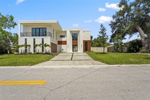 House in Sarasota, Florida 4 bedrooms, 327.29 sq.m. № 2202513 - photo 18