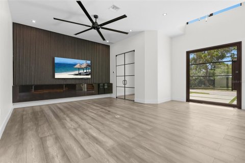 House in Sarasota, Florida 4 bedrooms, 327.29 sq.m. № 2202513 - photo 7