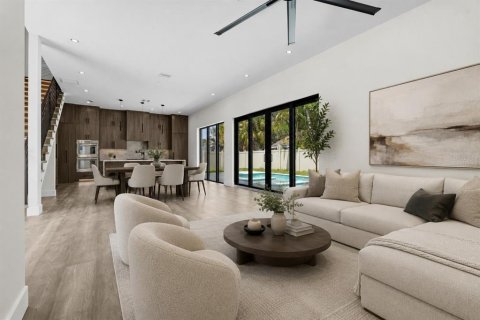 House in Sarasota, Florida 4 bedrooms, 327.29 sq.m. № 2202513 - photo 6