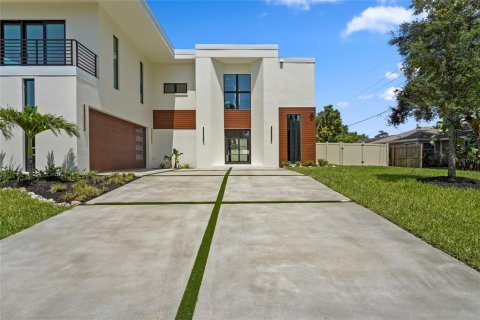 House in Sarasota, Florida 4 bedrooms, 327.29 sq.m. № 2202513 - photo 25