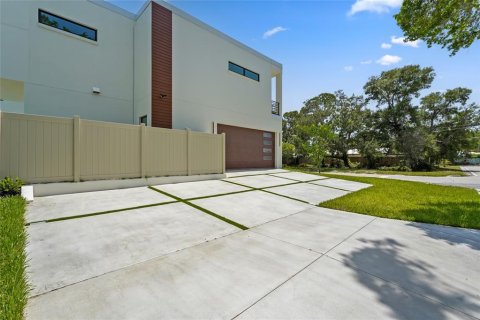 House in Sarasota, Florida 4 bedrooms, 327.29 sq.m. № 2202513 - photo 24