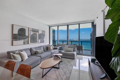 Купить кондоминиум в Майами, Флорида 2 спальни, 101.08м2, № 2054942 - фото 2
