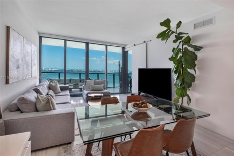 Купить кондоминиум в Майами, Флорида 2 спальни, 101.08м2, № 2054942 - фото 9