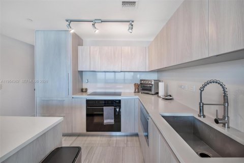 Купить кондоминиум в Майами, Флорида 2 спальни, 101.08м2, № 2054942 - фото 22