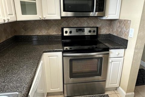 Condo in Winter Park, Florida, 2 bedrooms  № 1770215 - photo 9