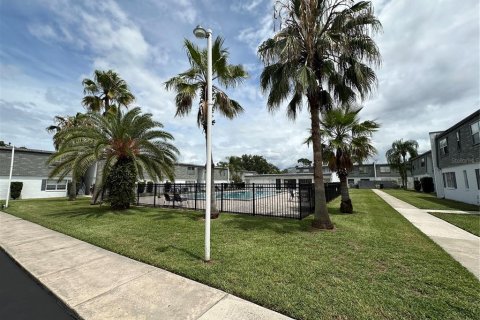 Condo in Winter Park, Florida, 2 bedrooms  № 1770215 - photo 25